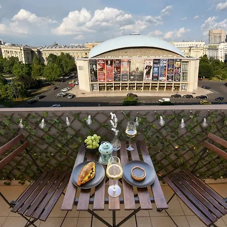 Spectacular Views & Modern Comfort: Your Dream Duplex In Central Appartamento