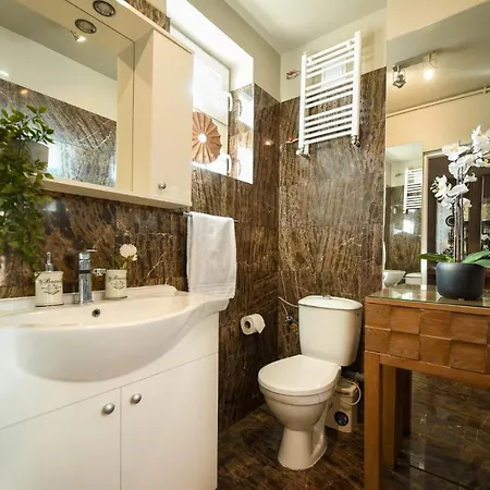 Spectacular Views & Modern Comfort: Your Dream Duplex In Central Appartamento Bucarest