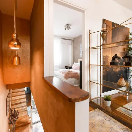 Spectacular Views & Modern Comfort: Your Dream Duplex In Central *